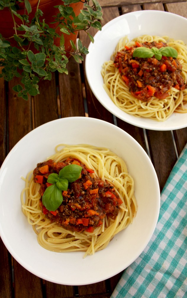 Vegan Spaghetti Bolognese • Happy Kitchen.Rocks