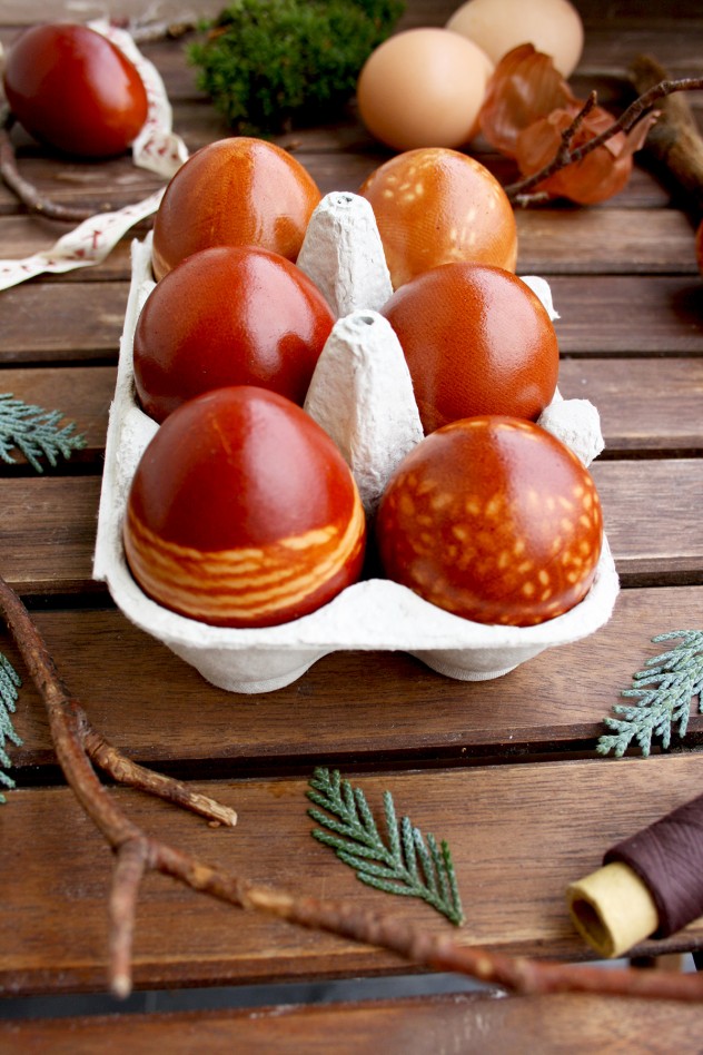 Natural Egg Dye with Onion Skins 5 Ways • Happy Kitchen.Rocks