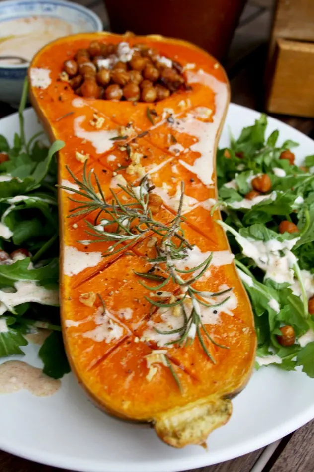 Roasted butternut squash with crunchy chick peas and smoked paprika tofu dip. The easiest and tastiest way to roast a butternut squash! Vegan & gluten-free.