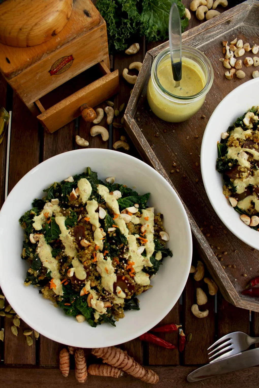 Healthy Quinoa Bowls with Kale, Carrots and Tahini Turmeric Dressing: seasonal healthy and gluten-free dinner. Delicious, well-balanced and flavorful dish.