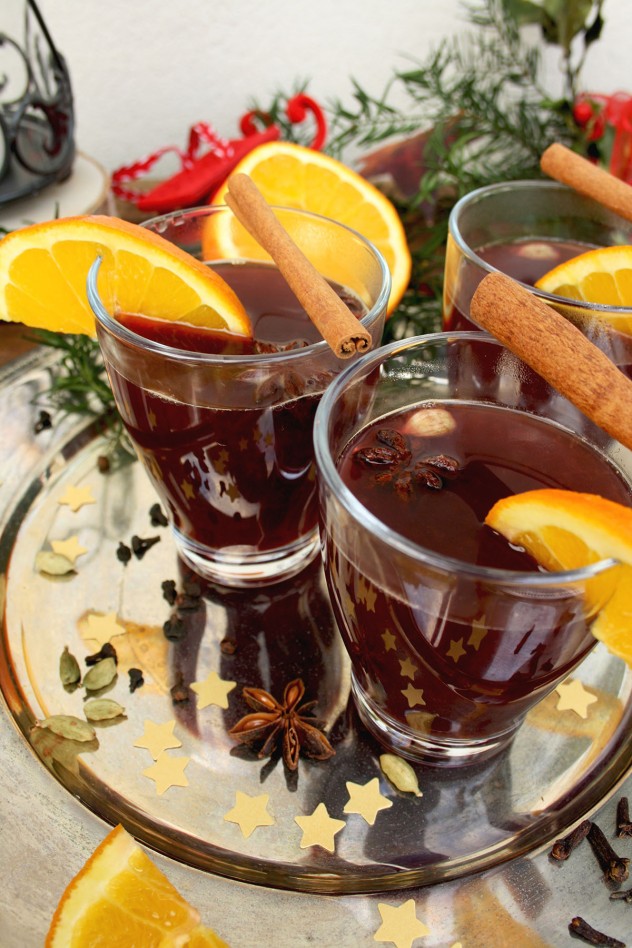 German Mulled Wine (Glühwein) contains all traditional Christmas spices as well as a fruity hint of citrus.It's very easy to make and it looks impressive!