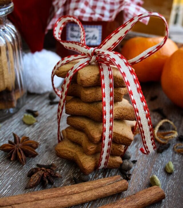 cropped-A-Stalk-of-German-Christmas-Cookies.jpg