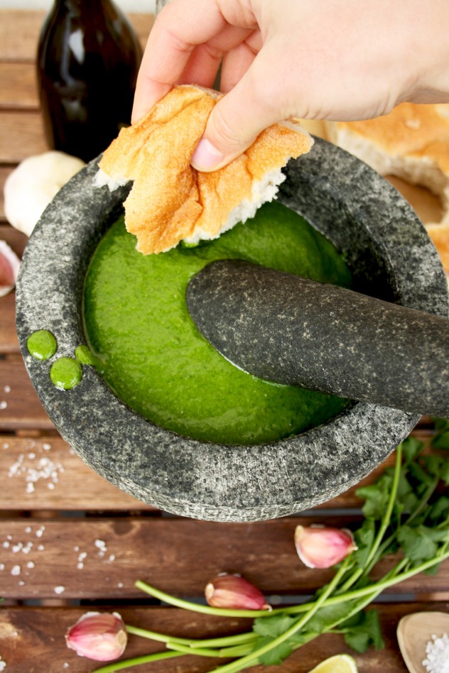 Mojo Verde: Canarian Green Sauce made of cilantro, garlic, olive oil and cumin is perfect for roasted vegetables and bread and just takes 5 minutes to make.