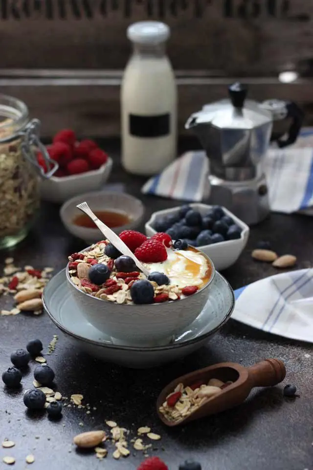 Muesli Recipe: A Healthy and Delicious Breakfast Idea - Muesli Breakfast Setup