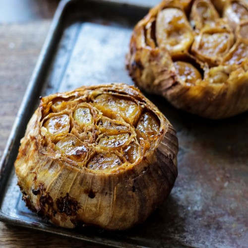 How To Roast Garlic in The Oven • Happy Kitchen