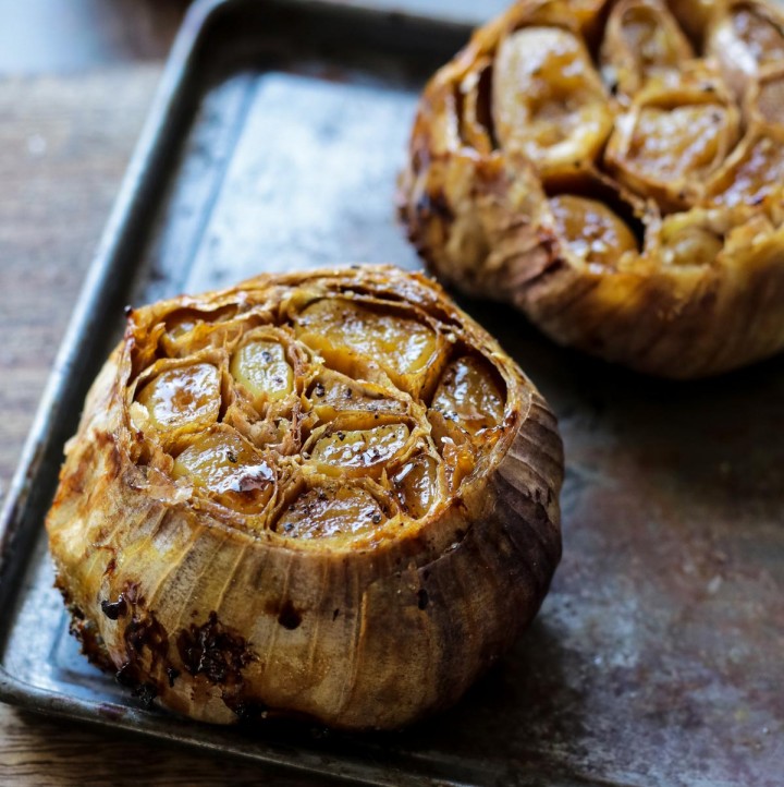 How To Roast Garlic in The Oven • Happy Kitchen