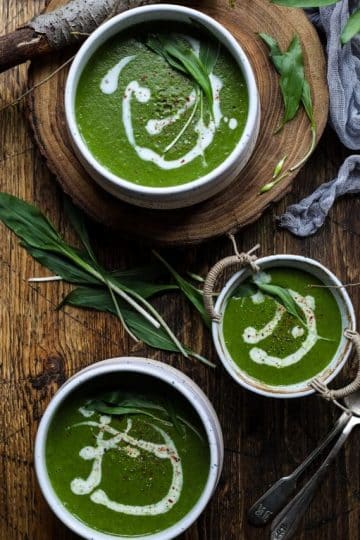 cropped-Bowls-with-wild-garlic-soup-on-a-wooden-board.jpg