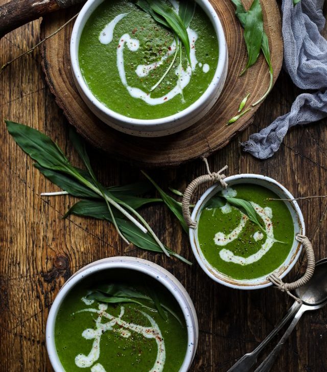 cropped-Bowls-with-wild-garlic-soup-on-a-wooden-board.jpg