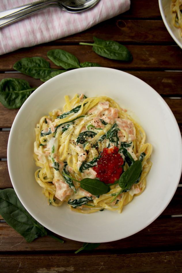 One-Pot Creamy Smoked Salmon Pasta with Spinach Topped with Caviar: Luscious, delicious, quick and easy mess-free dinner ready in 15 minutes!