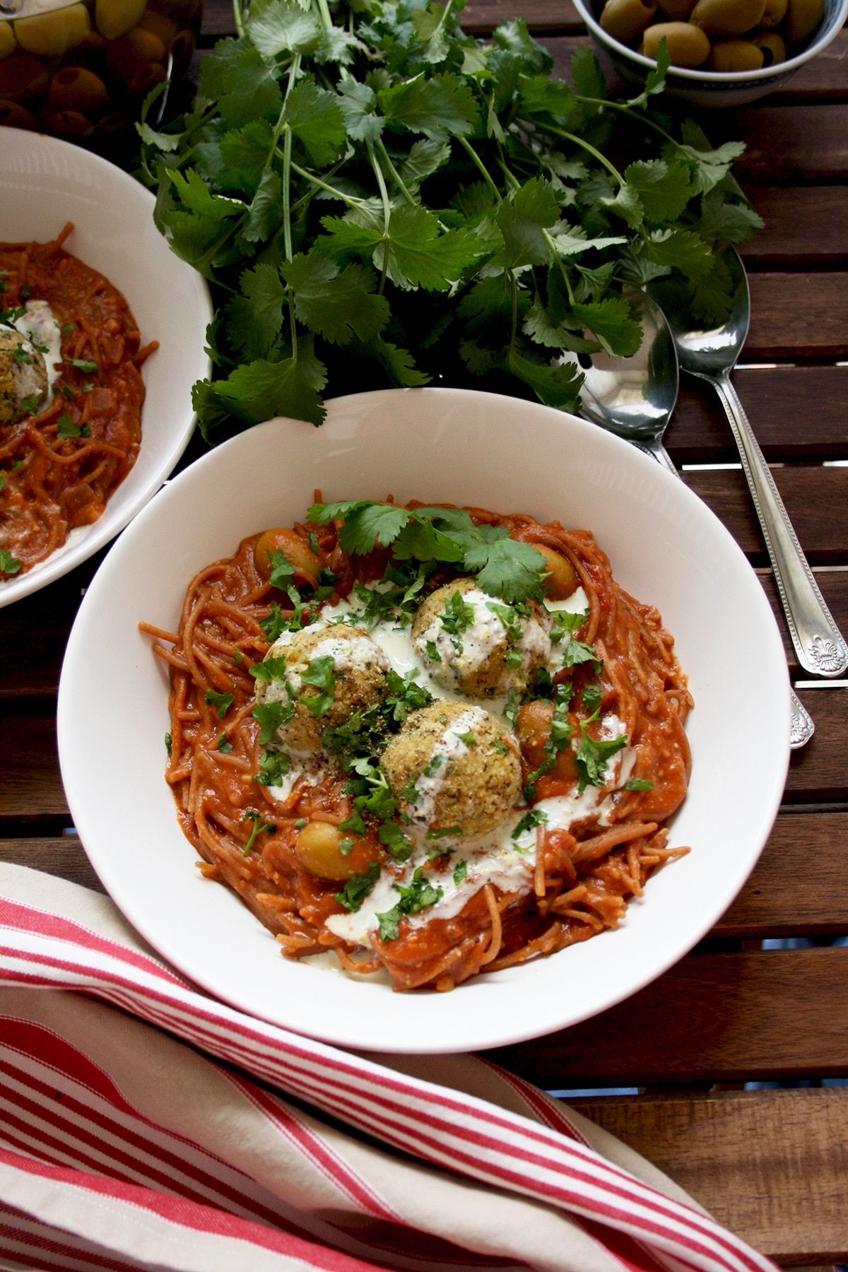 One-Pot Spaghetti and Vegan Meatballs 