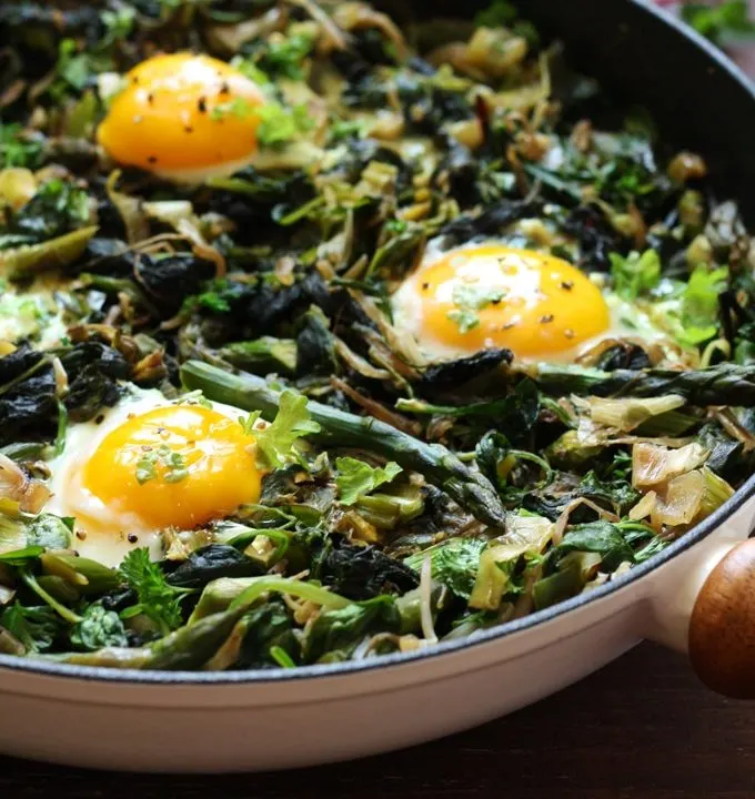 Green Shakshuka - Another Closeup on the Pan Full of this Delicious Dish