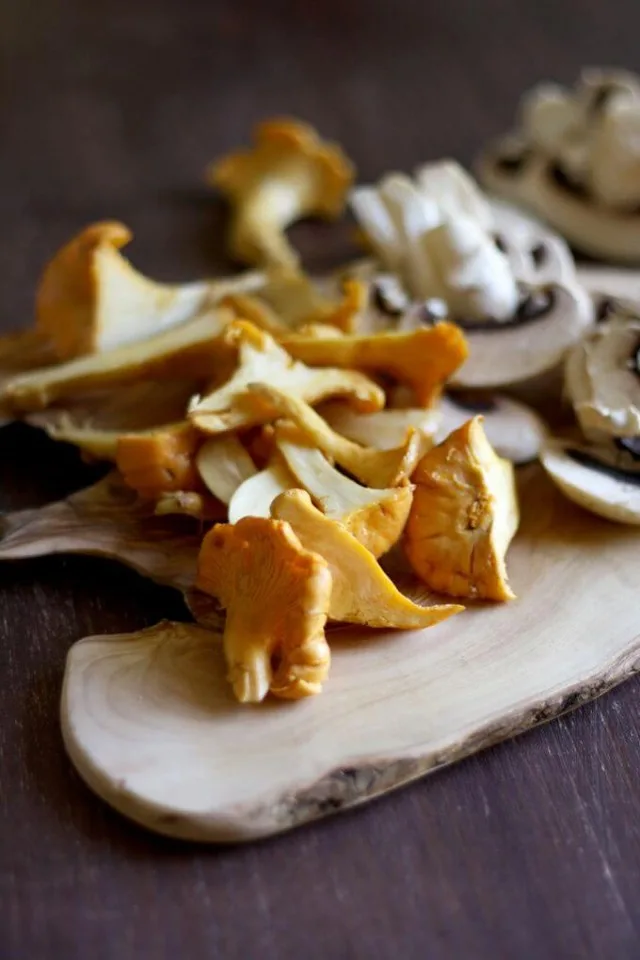 Rustic Creamy Mushroom Pasta - Closeup on Mushroooms Ingredient