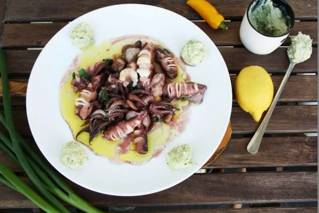 Delicious and healthy Squid with Cream Cheese Chili Dip: Easy 15 minutes Mediterranean squid recipe with chili dip, scallions and lemon juice.