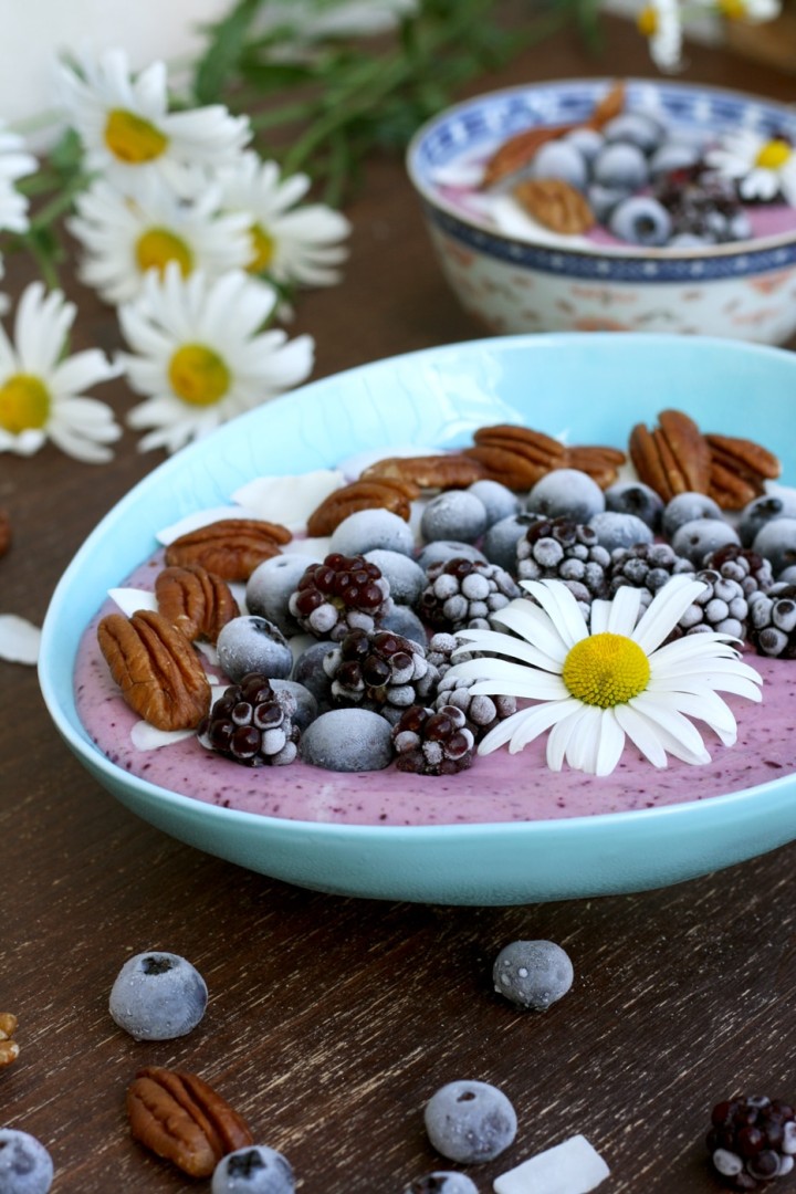 How to Make a Smoothie Bowl • Happy Kitchen