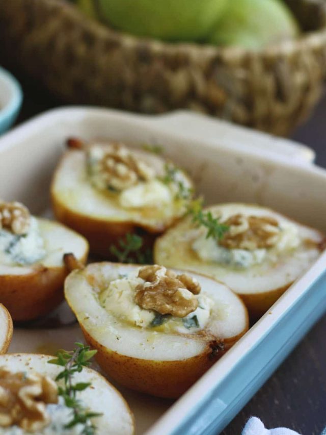 Delicious Baked Pears with Gorgonzola