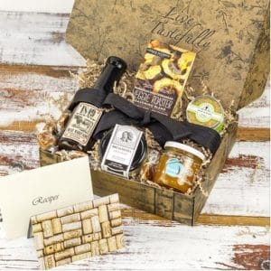 Ultimate Holiday Gift Guide for Foodies includes more than 46 items arranged by price. Choose unique, elegant, personalized gift items for your loved ones!