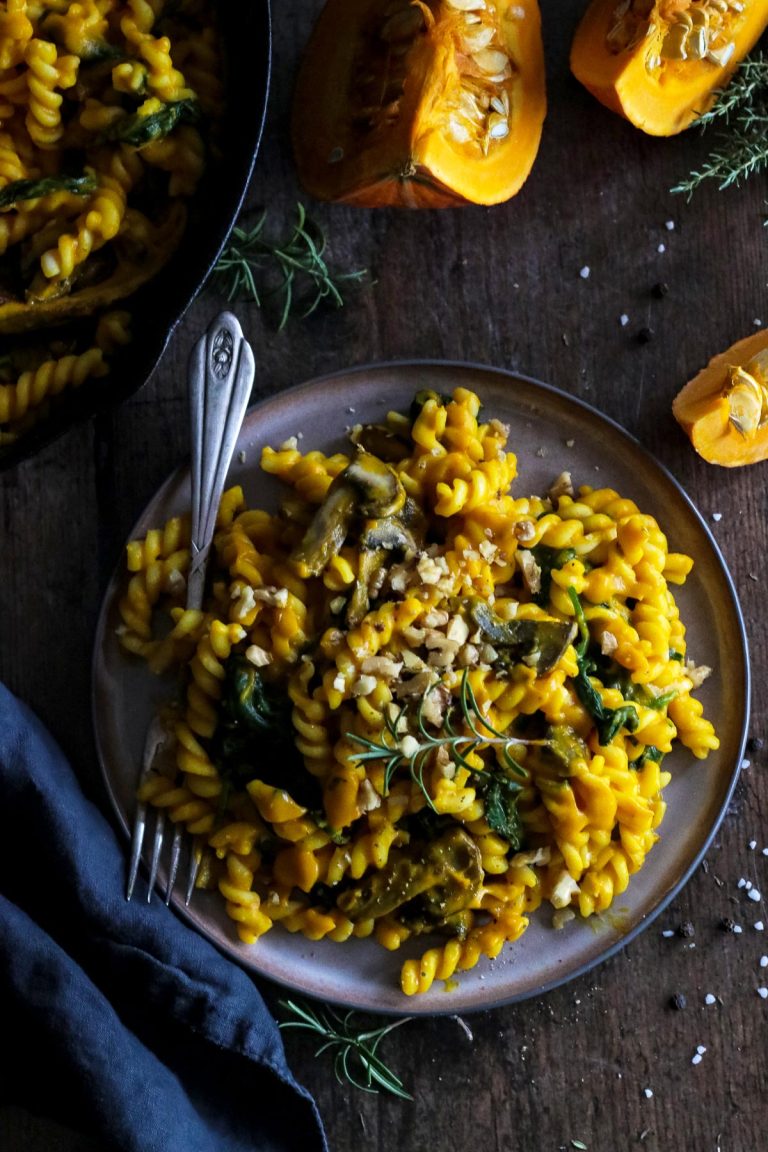 Vegan Pumpkin Pasta with Spinach and Mushrooms • Happy Kitchen