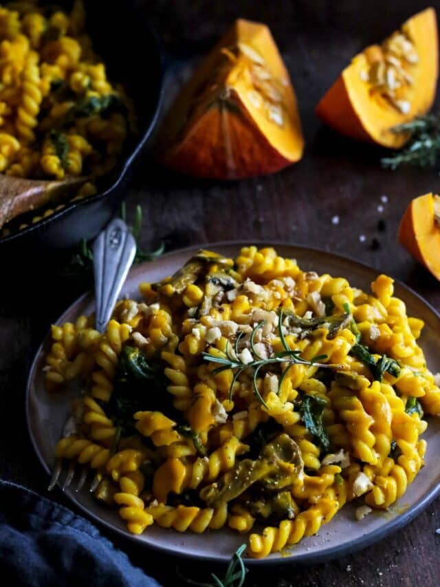 Pumpkin Pasta with Spinach and Mushrooms