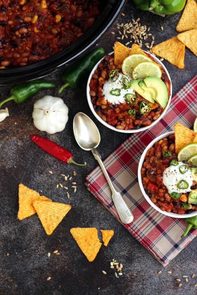 Bowls of Vegan Chili with the Pot