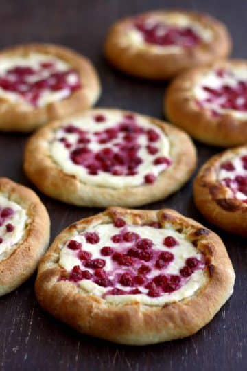 Vatrushka Sweet Russian Farmer's Cheese Buns with Tea - Seven Servings of the Delicious Dessert