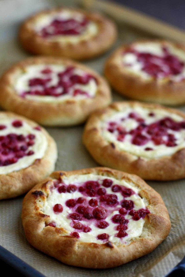Vatrushka Sweet Russian Farmer's Cheese Buns with Tea - Six Vatrushkas with Berries in a Tray
