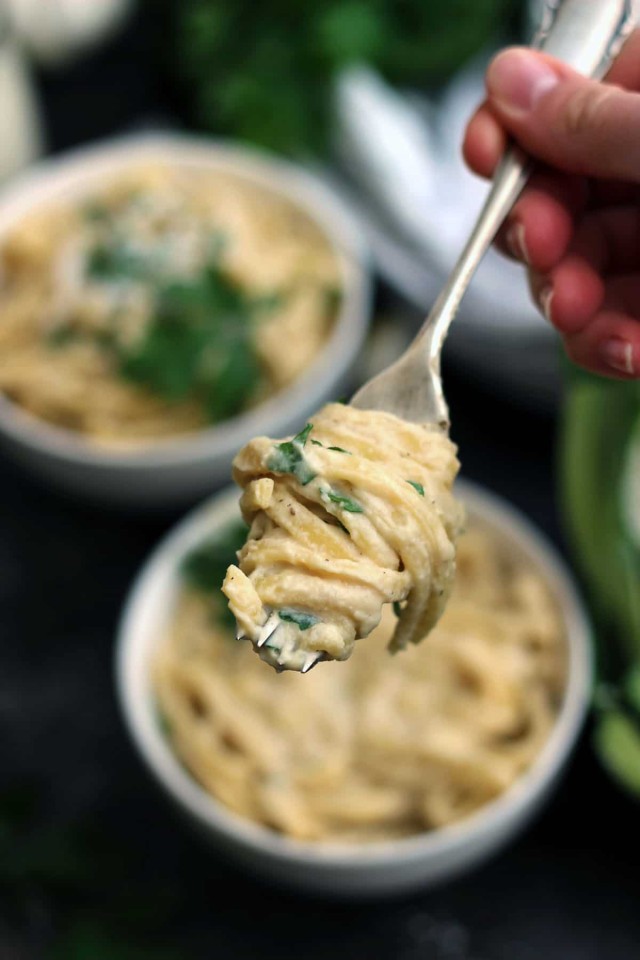 The Creamiest Vegan Fettuccine Alfredo • Happy Kitchen.Rocks