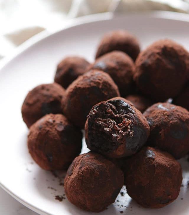 cropped-Energy-Balls-Coated-with-Cocoa-Powder-on-a-Plate.jpg