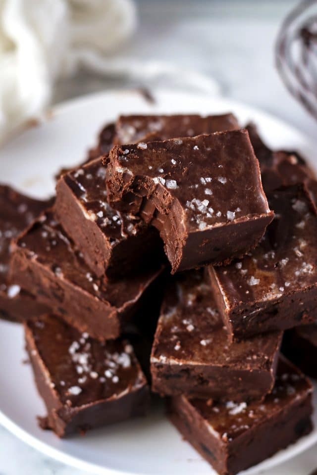 Delicious and healthy Vegan Chocolate Fudge Sprinkled with Sea Salt