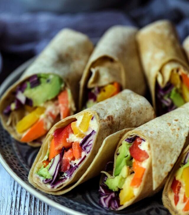 cropped-Veggie-wraps-on-a-plate.jpg